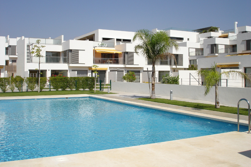 Piscina: Abierta del 15-MAY al 15-OCT